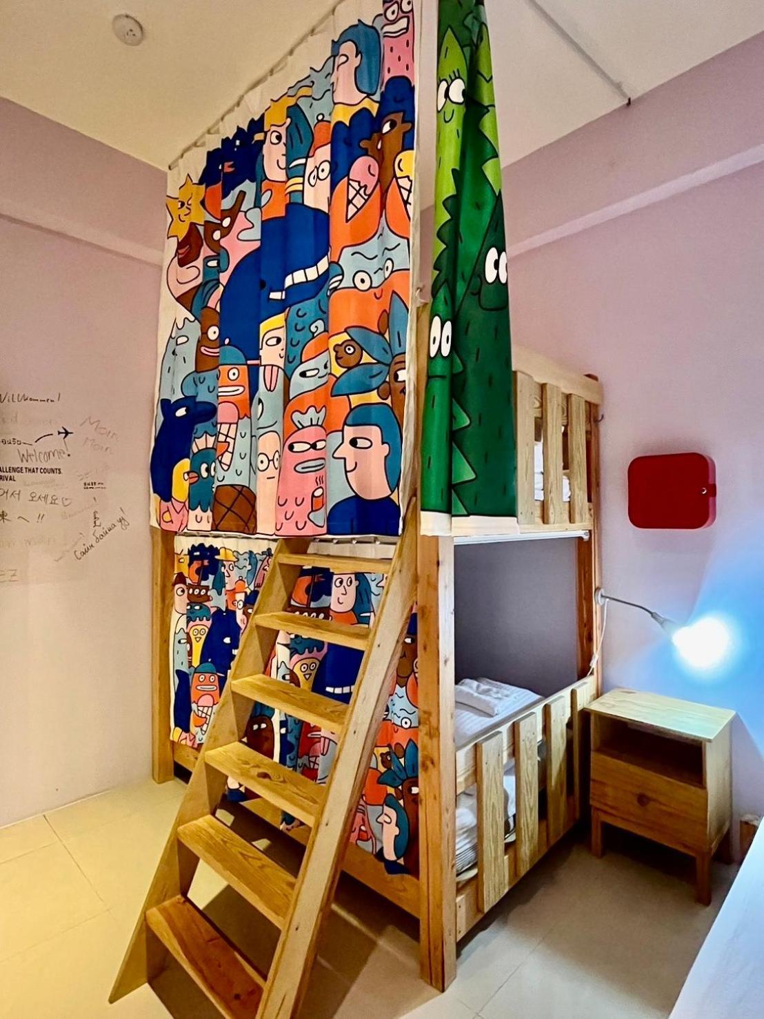 艾希兒民宿 I'M Here Hostel L小家庭包棟首選l台東火車站l背包單人 T'ai-tung Esterno foto